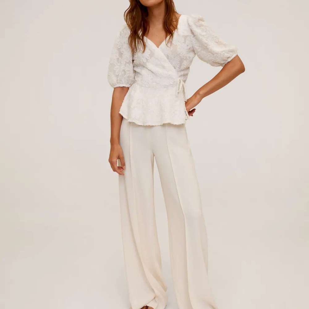 NEW MANGO Relief details blouse